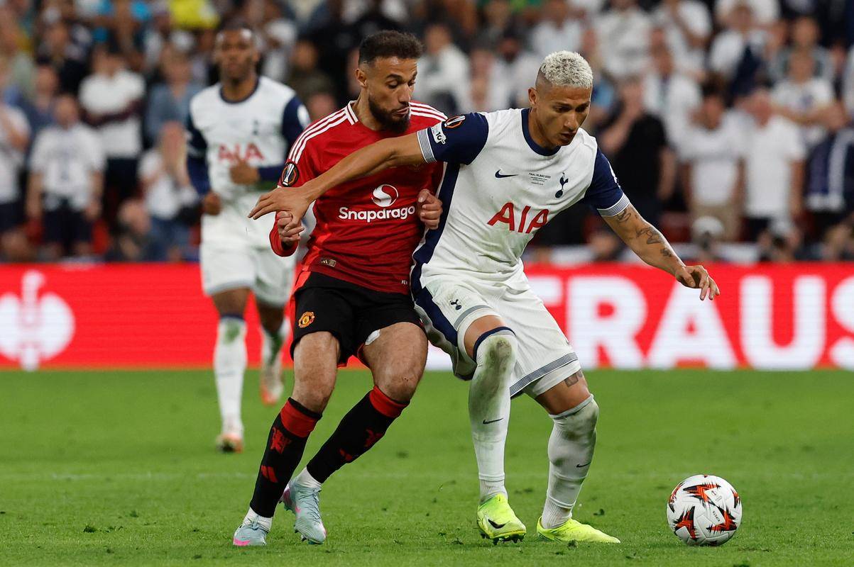 爱游戏数字体验-关于赛后欧超杯传出新动向，塞维利亚防线松动，高层表态：压力陡增，轮换策略被讨论的信息